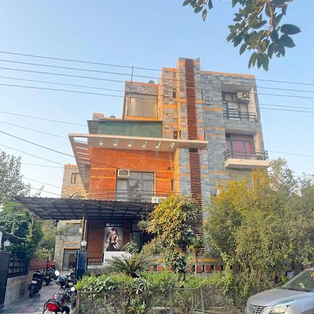 Hotel Warm Welcome - Noida Sector 51 ภายนอก รูปภาพ