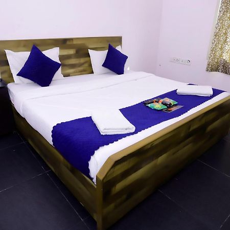 Hotel Warm Welcome - Noida Sector 51 ภายนอก รูปภาพ