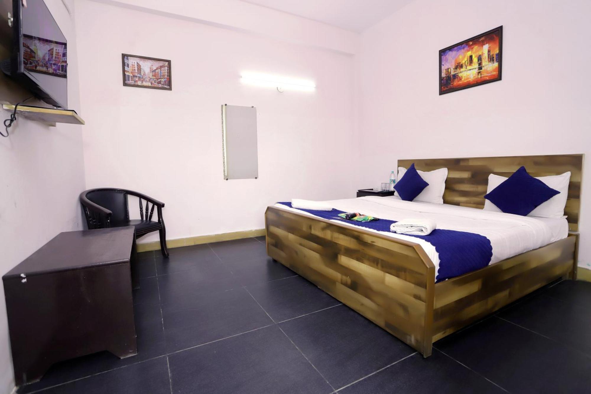 Hotel Warm Welcome - Noida Sector 51 ภายนอก รูปภาพ