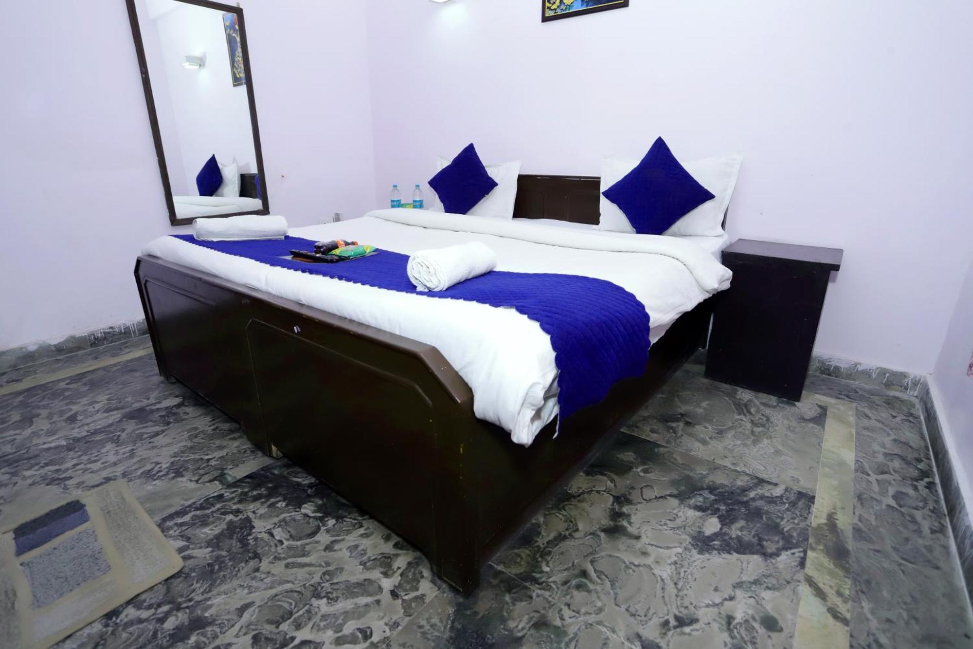 Hotel Warm Welcome - Noida Sector 51 ภายนอก รูปภาพ