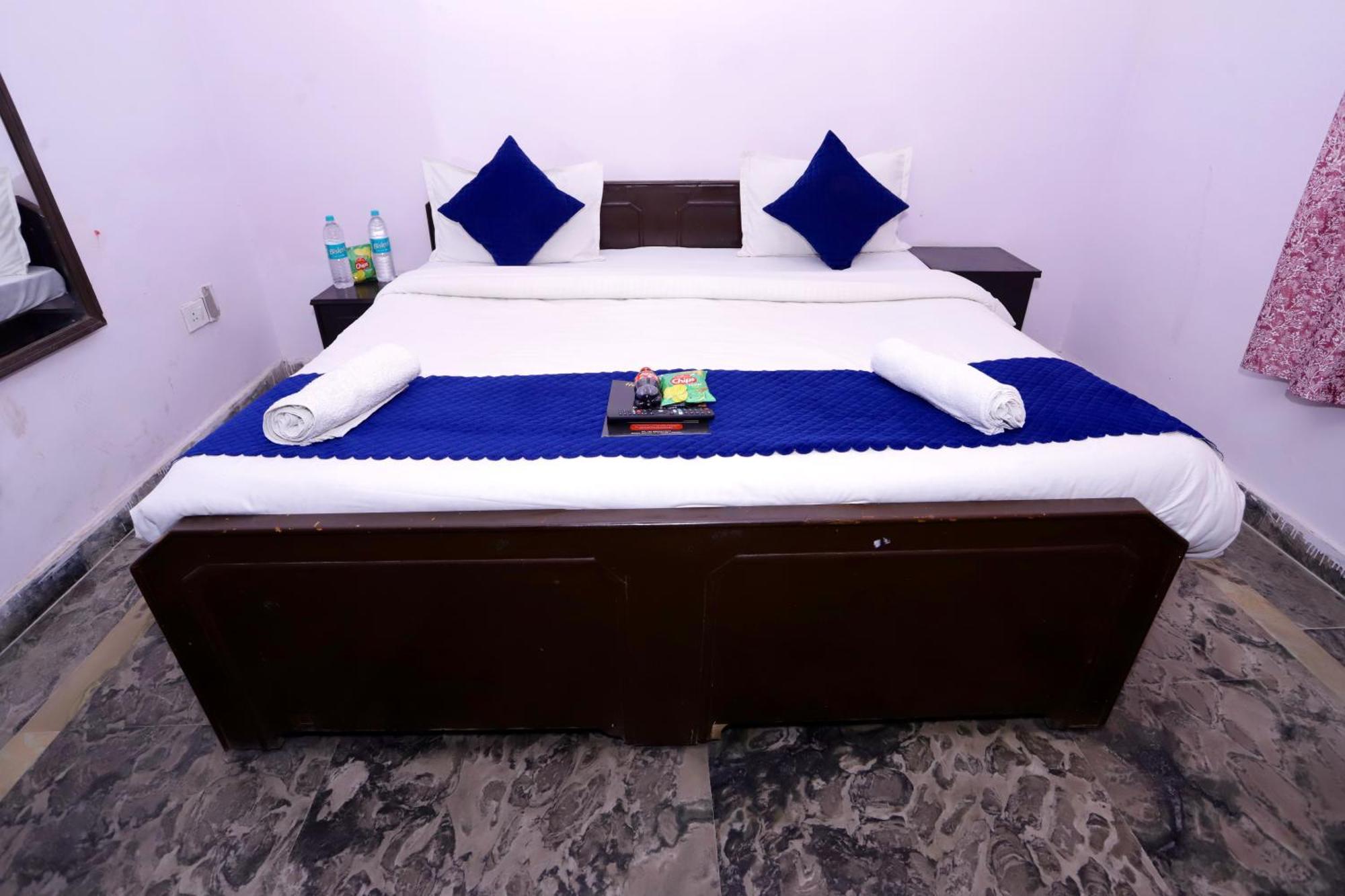 Hotel Warm Welcome - Noida Sector 51 ภายนอก รูปภาพ