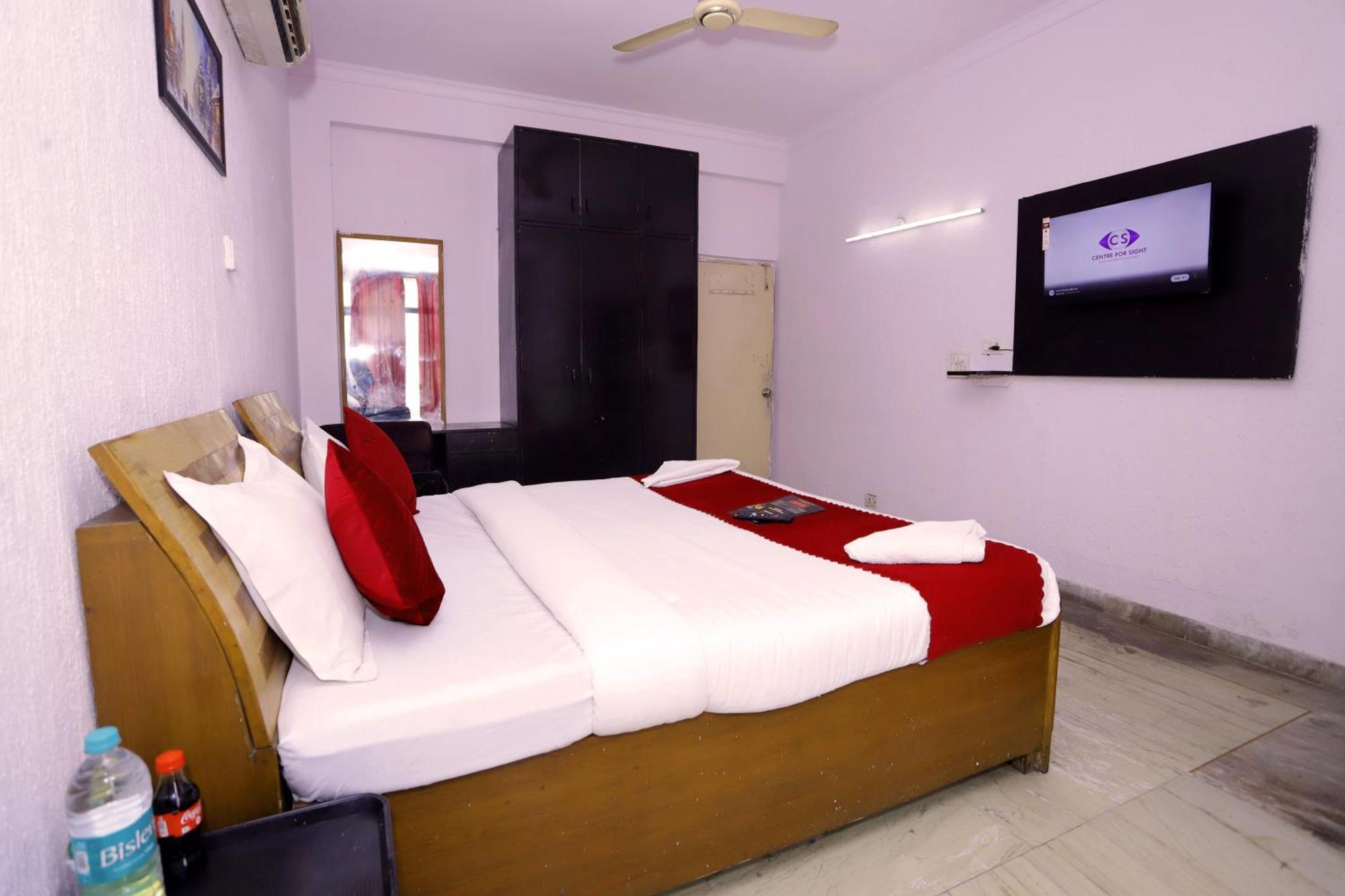 Hotel Warm Welcome - Noida Sector 51 ภายนอก รูปภาพ