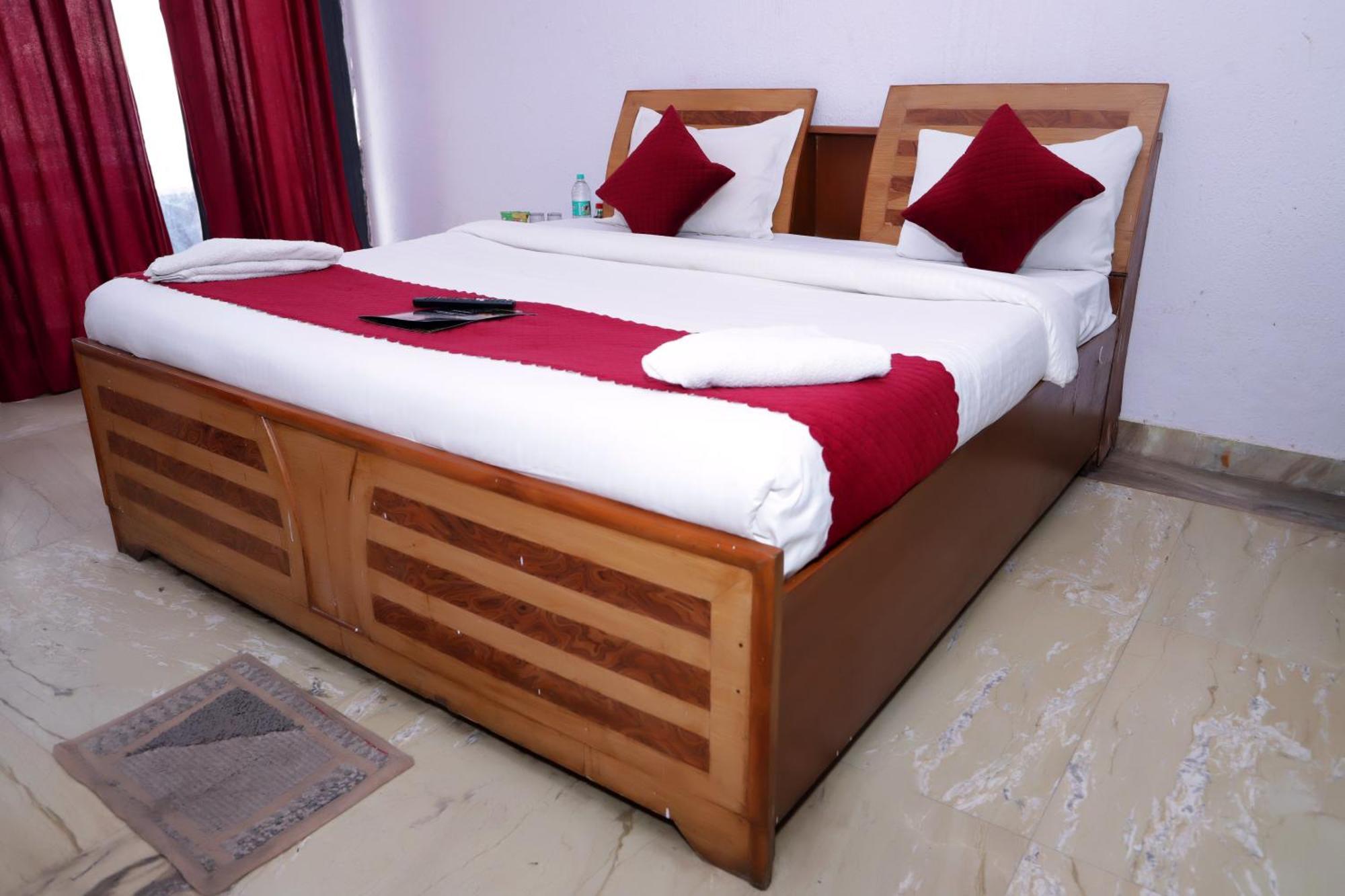 Hotel Warm Welcome - Noida Sector 51 ภายนอก รูปภาพ