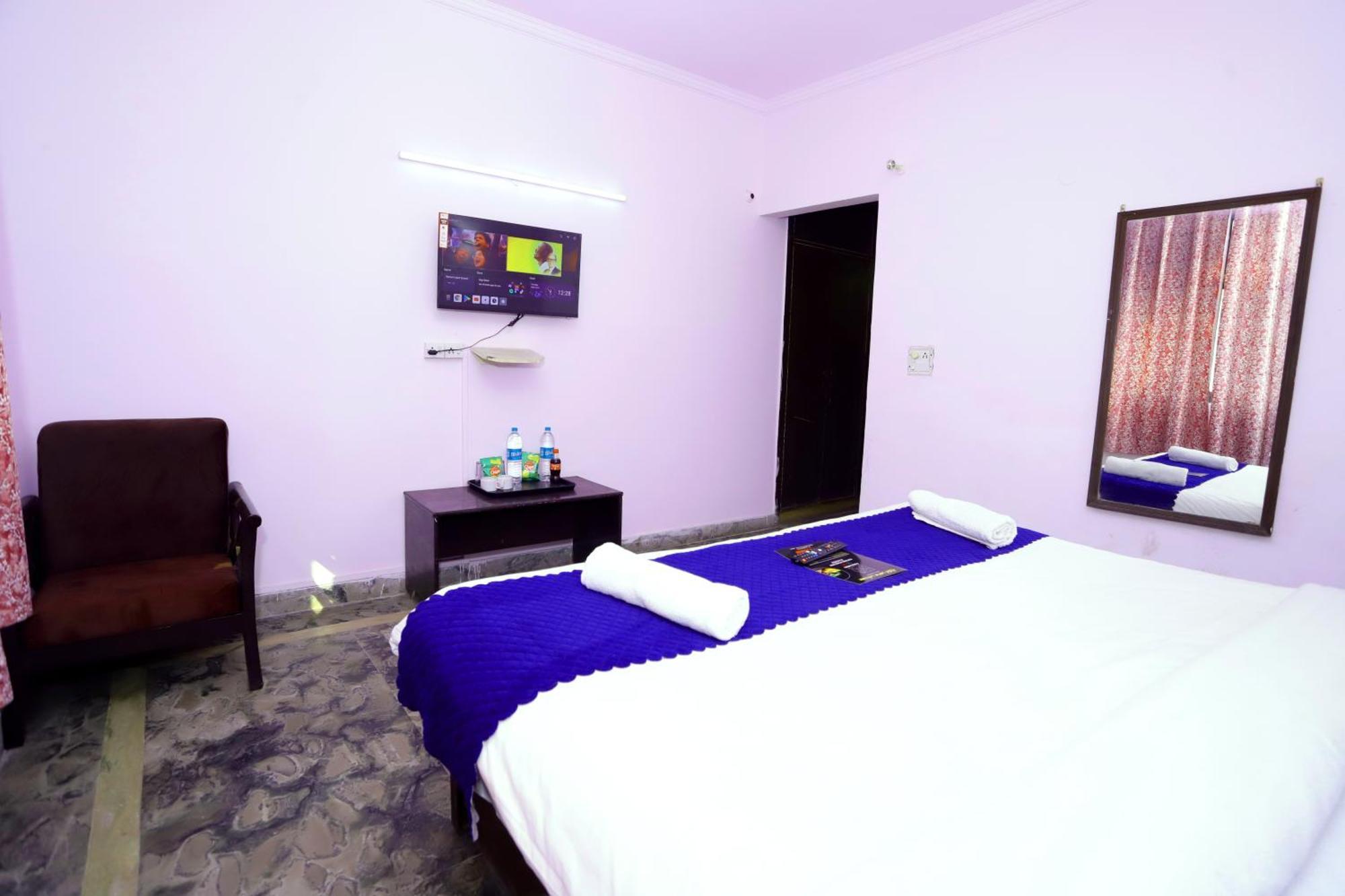 Hotel Warm Welcome - Noida Sector 51 ภายนอก รูปภาพ